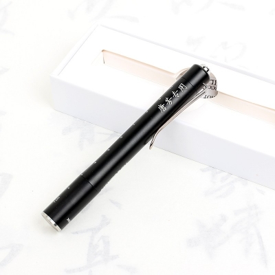 纳丽德款电筒客户定制刻字示例